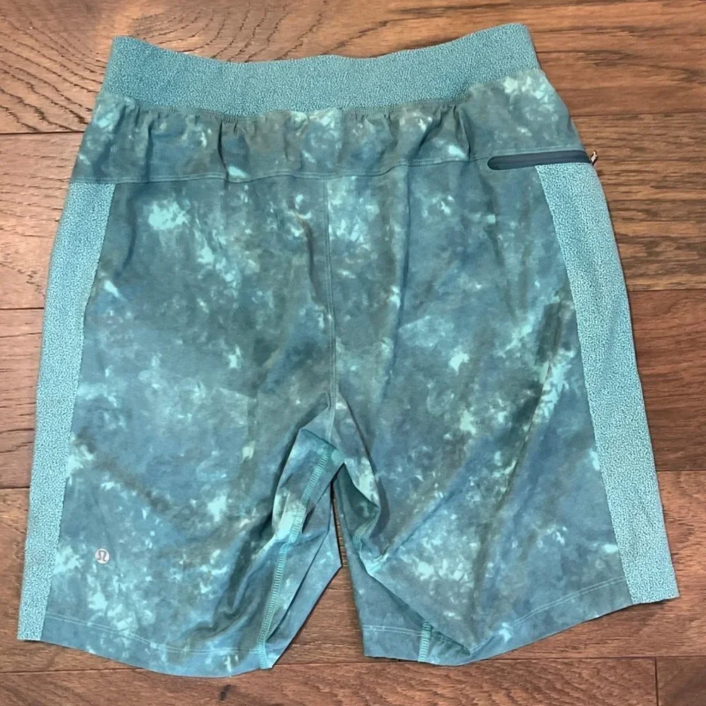 LULULEMON Men's Studio to Beach Lined Shorts Green Tie Dye S EUC